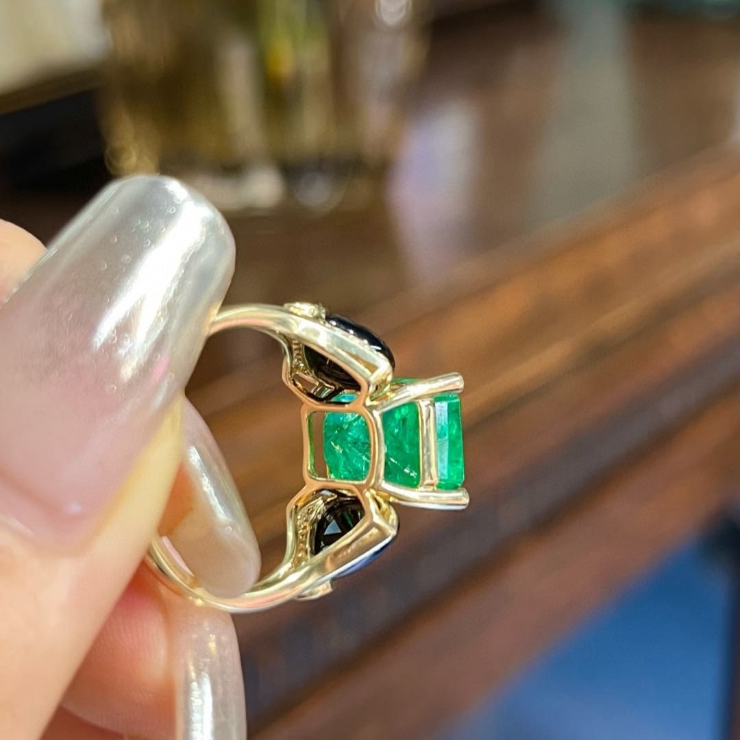 14k Gold 5.82 Ctw Vivid Green Natural Emerald & Diamond Ring - 3