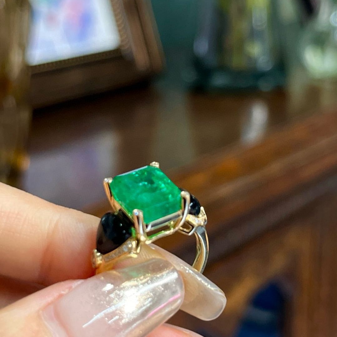 14k Gold 5.82 Ctw Vivid Green Natural Emerald & Diamond Ring - 4