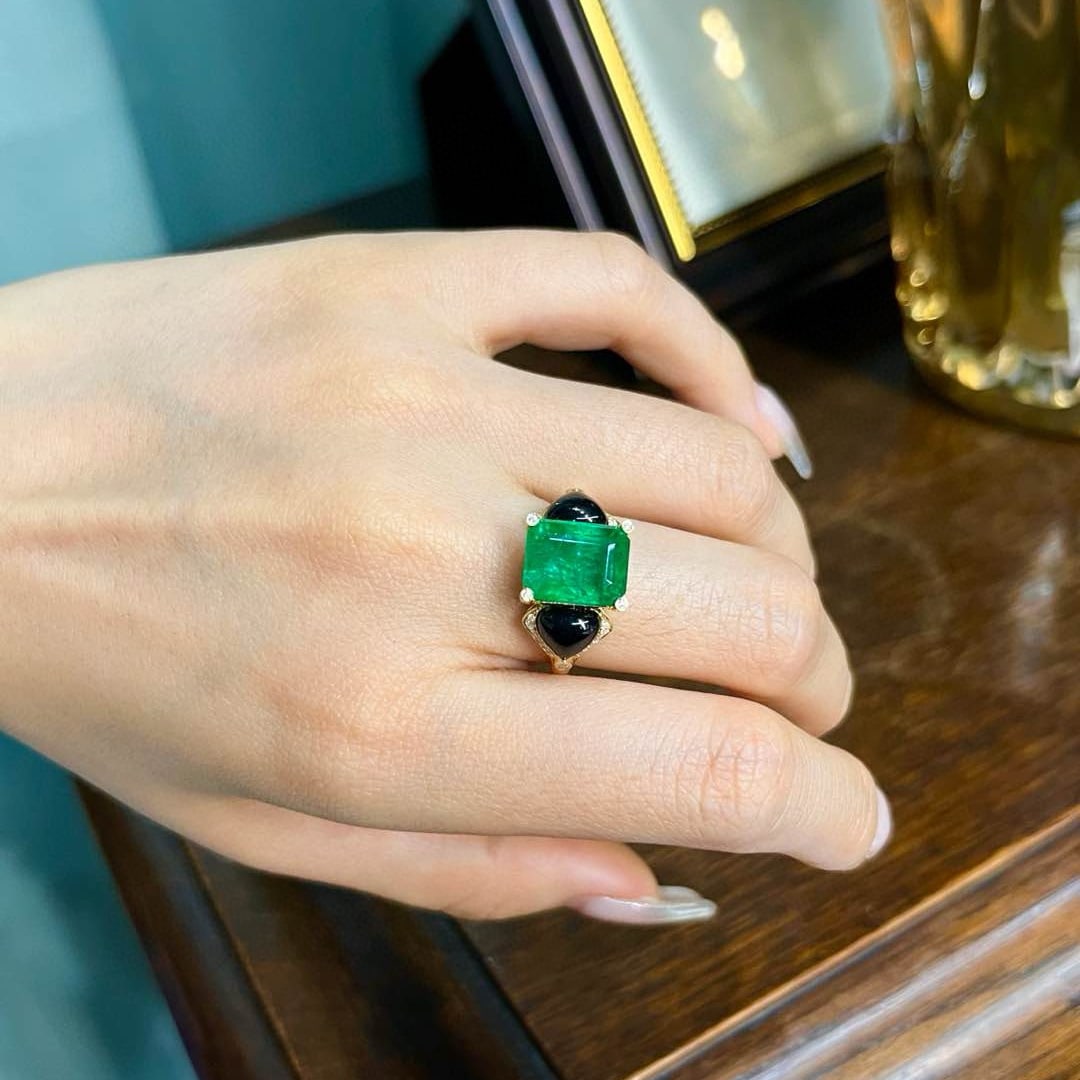 14k Gold 5.82 Ctw Vivid Green Natural Emerald & Diamond Ring - 6