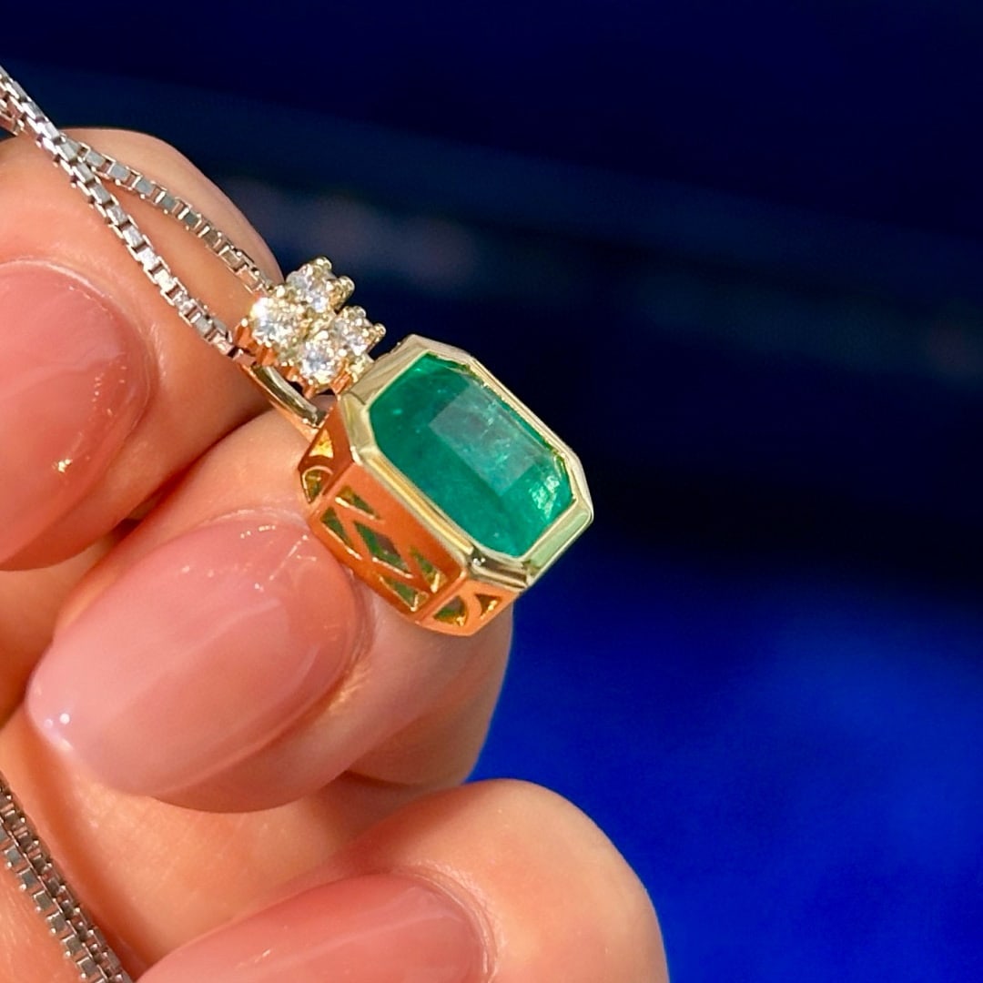 14k Gold 3.92 Ctw Natural Emerald & Diamond Pendant( Without Chain ) - 5
