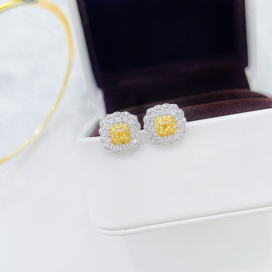 14k Gold 1.12 Ctw Natural Yellow Diamond & Diamond Earrings: Ref:230956264 // gold content:14k gold // main gemstone:yellow diamond // shape:cushion // carat weight:0. 40ct // color:yellow // treatment:natural // // adjacent gemstone 2 : diamond //