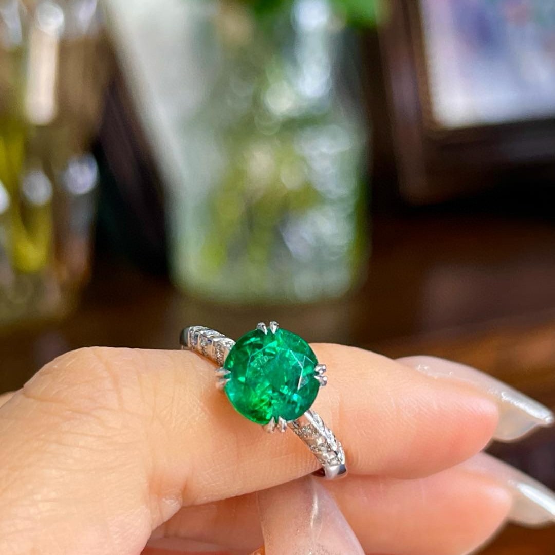 14k Gold 2.63 Ctw Vivid Green Natural Emerald & Diamond Ring - 4