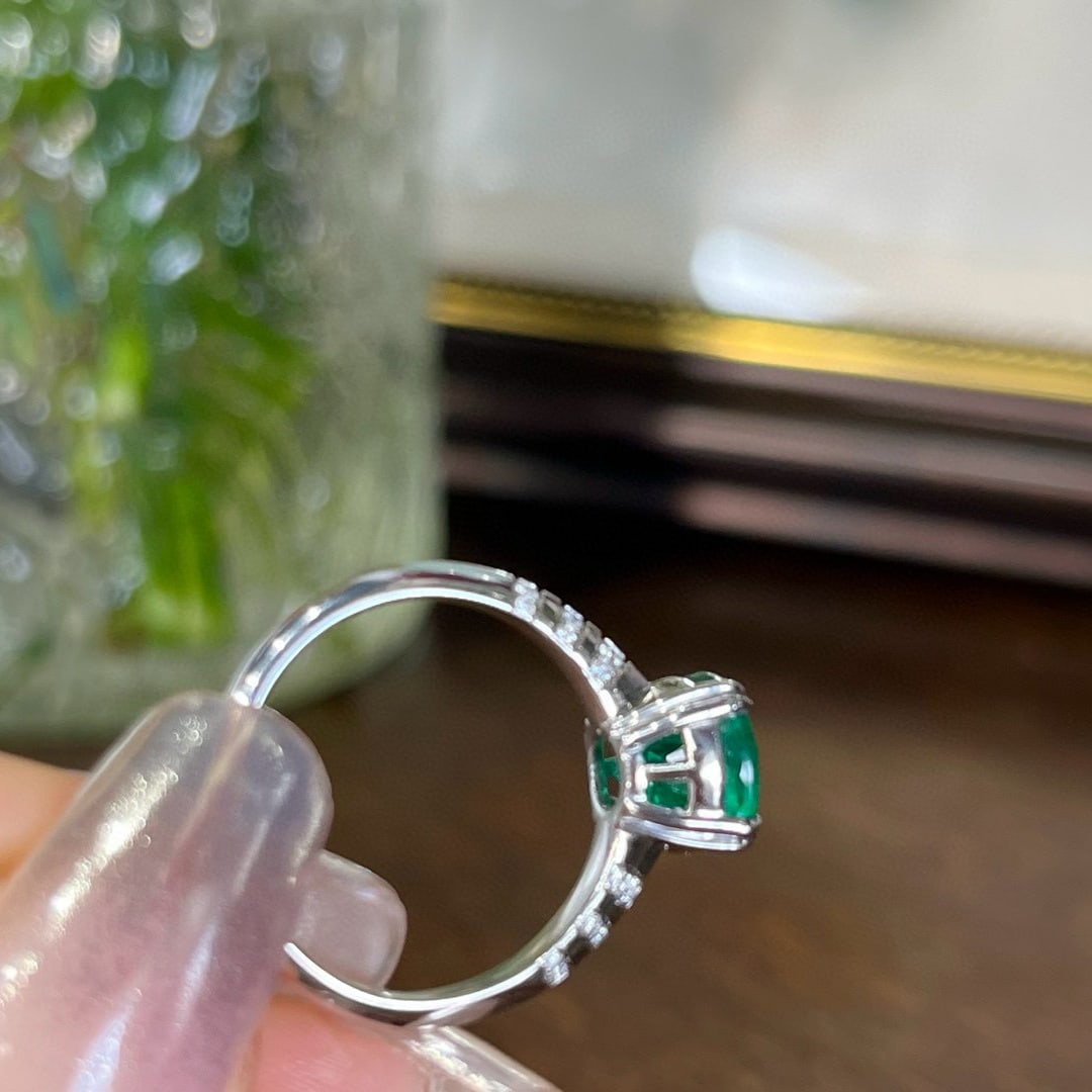 14k Gold 2.63 Ctw Vivid Green Natural Emerald & Diamond Ring - 5