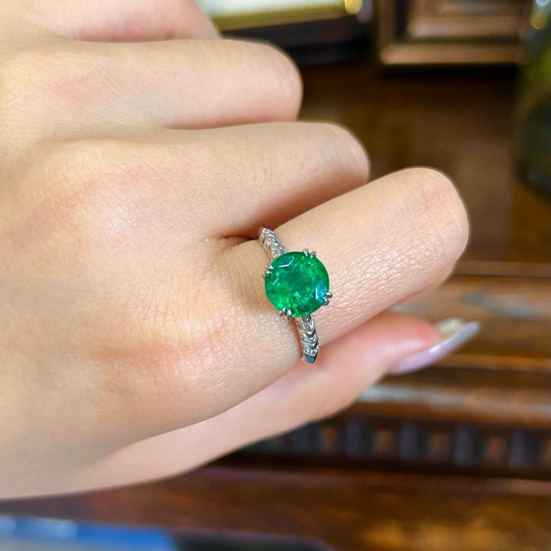 14k Gold 2.63 Ctw Vivid Green Natural Emerald & Diamond Ring - 7