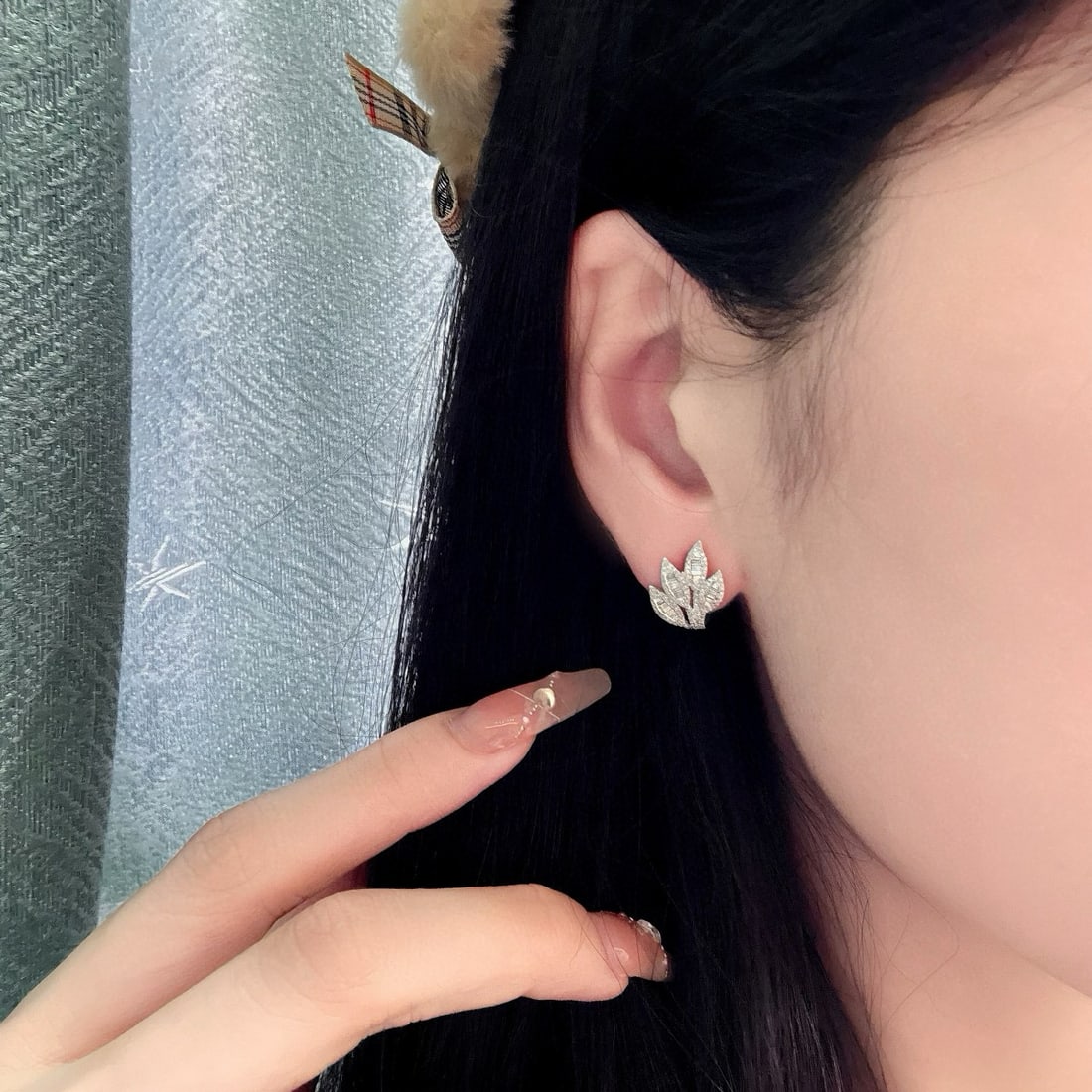 14k Gold 0.56 Ct Natural H Diamond Earrings - 5