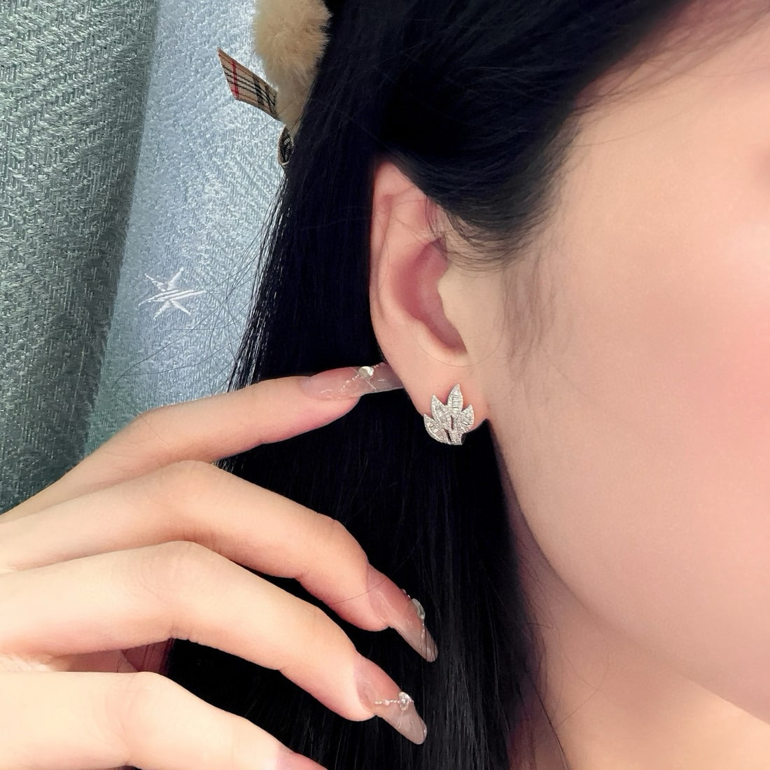 14k Gold 0.56 Ct Natural H Diamond Earrings - 6