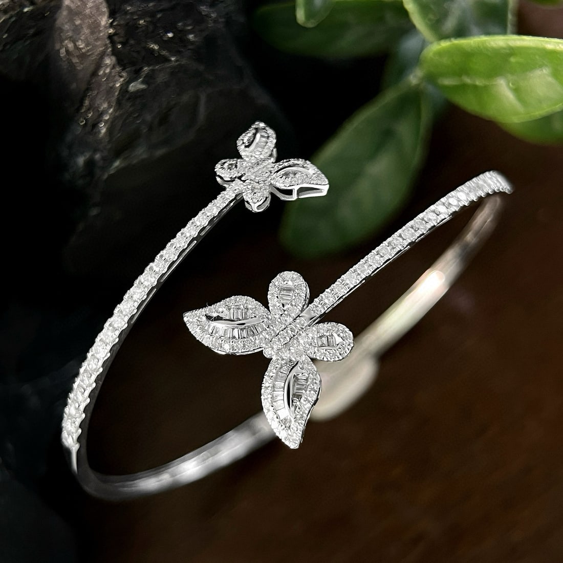 14k Gold 1.4 Ct Natural H Diamond Bangle - 3