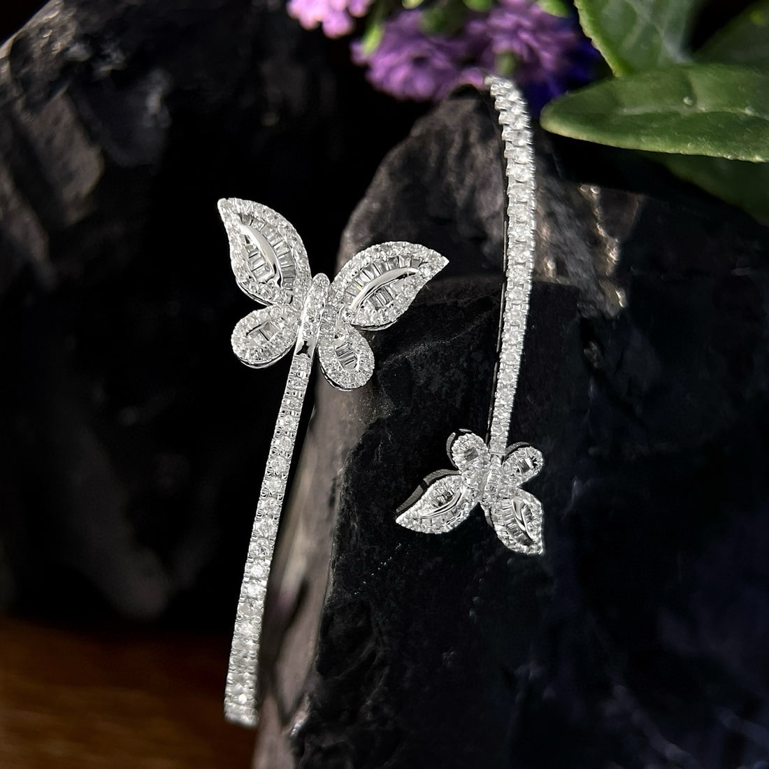 14k Gold 1.4 Ct Natural H Diamond Bangle - 4