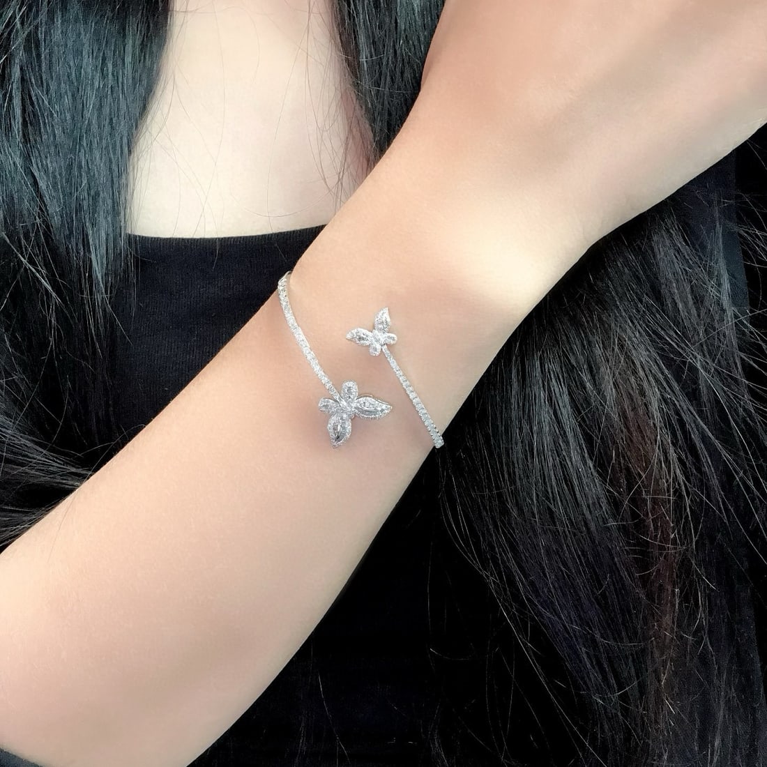 14k Gold 1.4 Ct Natural H Diamond Bangle - 5