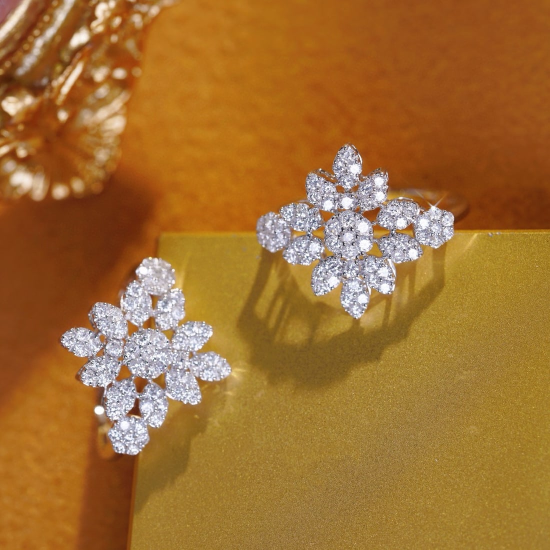 14k Gold 0.90 Ct Natural H Diamond Ring: Ref:230956288 // gold content:14k gold // ring size:7. 25us // // main gemstone:diamond // shape:round // carat weight:0. 90ct // clarity grade:vs-si // color:h // treatment:natural // cut grade:g