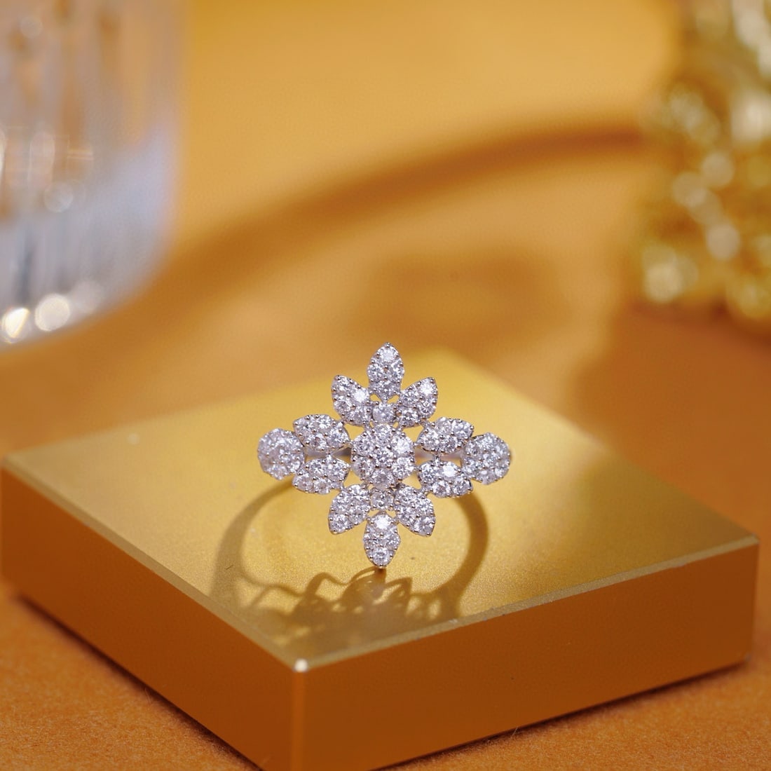 14k Gold 0.90 Ct Natural H Diamond Ring - 2