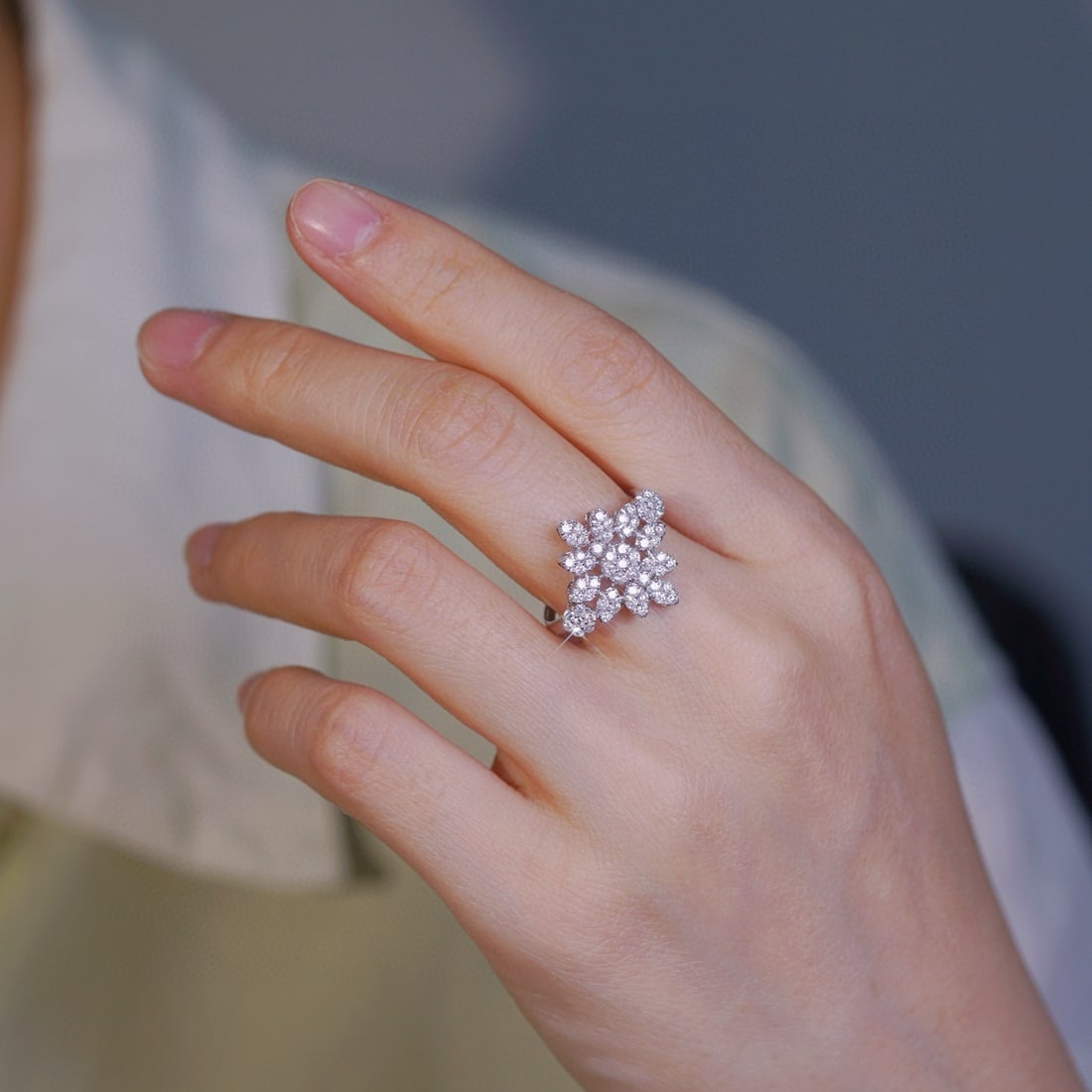 14k Gold 0.90 Ct Natural H Diamond Ring - 4