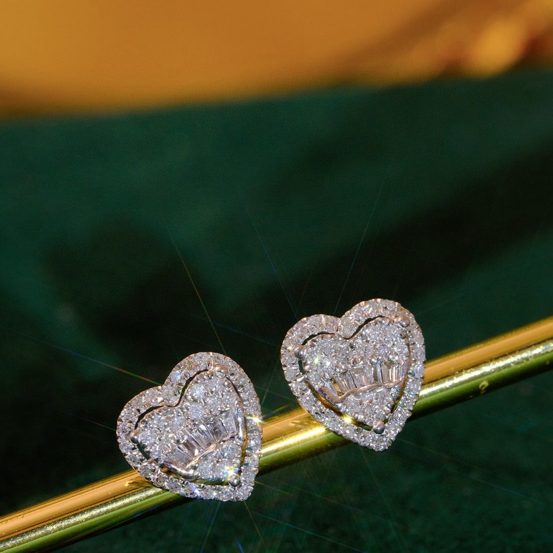 14k Gold 0.5 Ct Natural H Diamond Earrings: Ref:230956289 // gold content:14k gold // main gemstone:diamond // shape:multiply // carat weight:0. 5ct // clarity grade:vs-si // color:h // treatment:natural // Condition: New Low Estimate: 2200.00