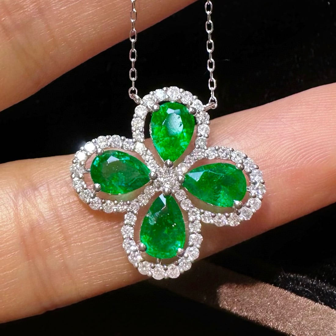 14k Gold 2.39 Ctw Vivid Green Natural Emerald & Diamond Necklace - 2