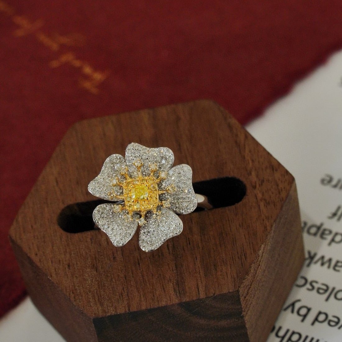 14k Gold 0.9 Ct Natural Color Diamond & Flowers Ring: Ref:230956301 // gold content:14k gold // ring size:7. 25us // // main gemstone:diamond // shape:multiply // carat weight:0. 9ct // clarity grade:vs-si // color:color // treatment:natural //