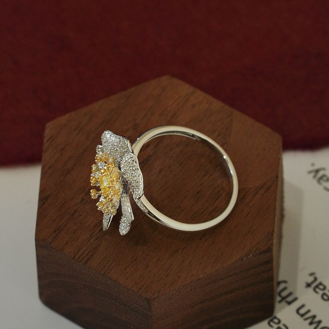 14k Gold 0.9 Ct Natural Color Diamond & Flowers Ring - 3