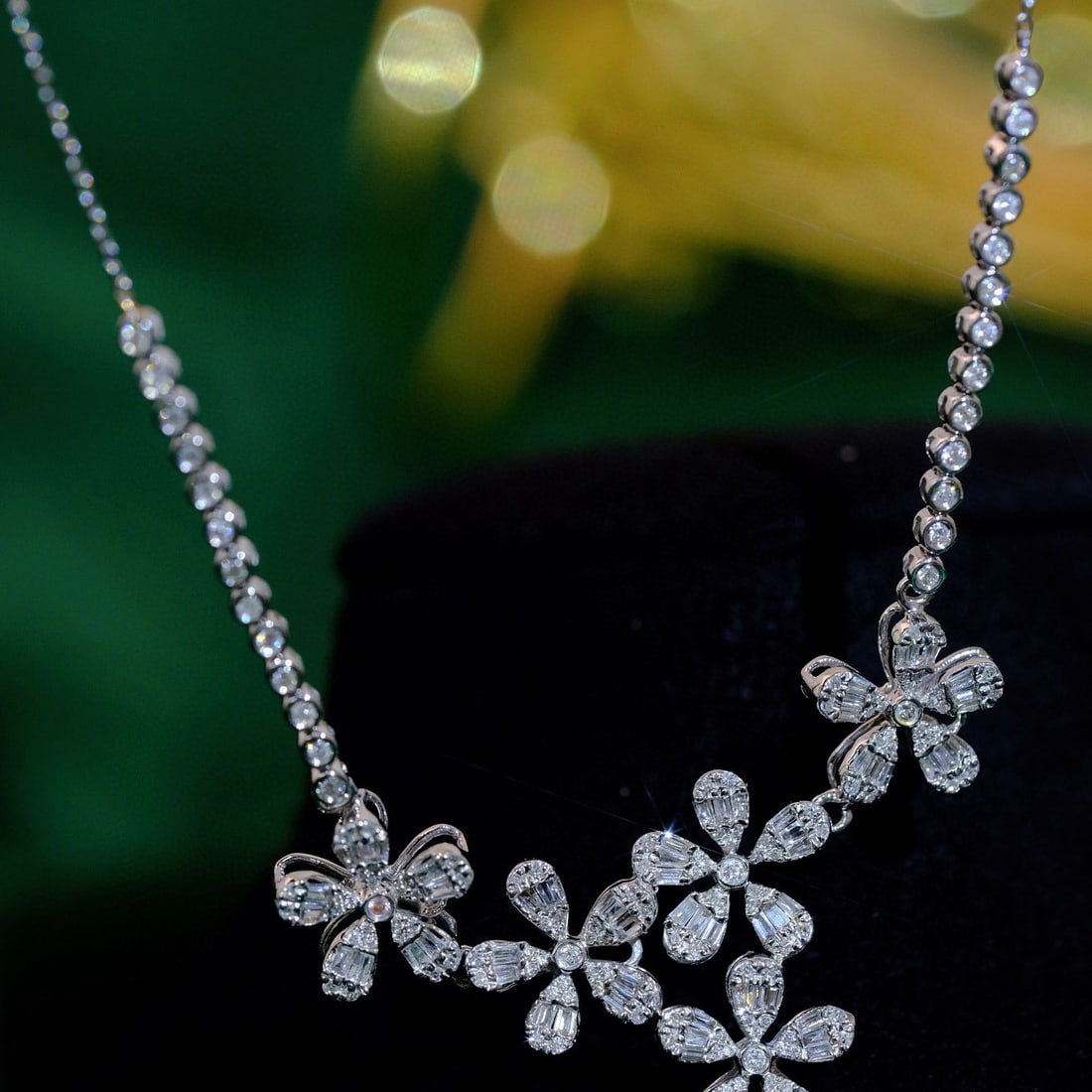 14k Gold 1.35 Ct Natural H Diamond Necklace: Ref:230956302 // gold content:14k gold // main gemstone:diamond // shape:multiply // carat weight:1. 35ct // clarity grade:vs-si // color:h // treatment:natural // Condition: New Low Estimate: 7500.0