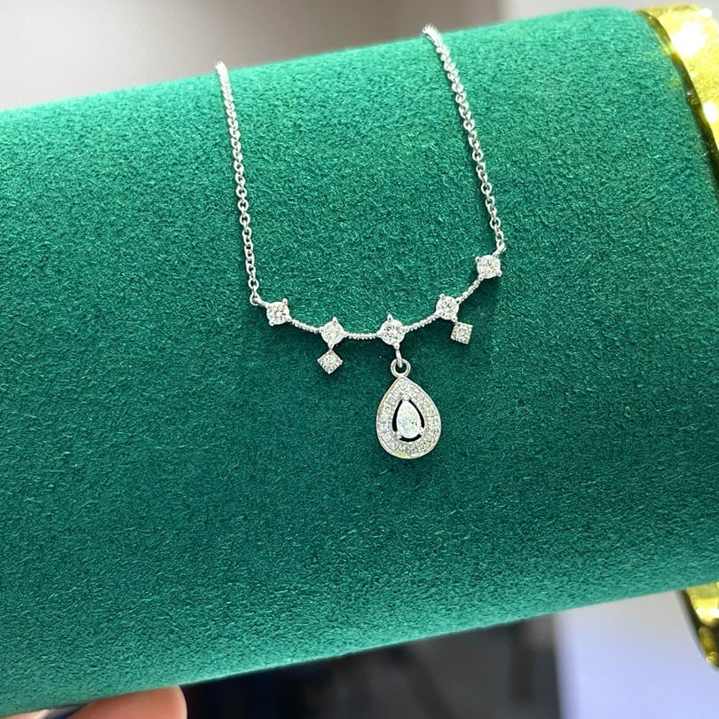 14k Gold 0.25 Ct Natural H Diamond Necklace: Ref:230956304 // gold content:14k gold // main gemstone:diamond // shape:multiply // carat weight:0. 25ct // clarity grade:vs-si // color:h // treatment:natural // Condition: NewLow Estimate: