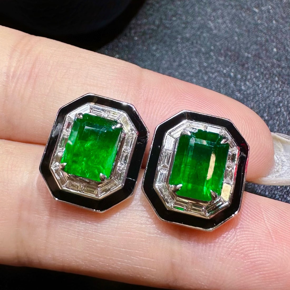 14k Gold 3.58 Ct Vivid Green Natural Emerald & Diamond Earrings - 3