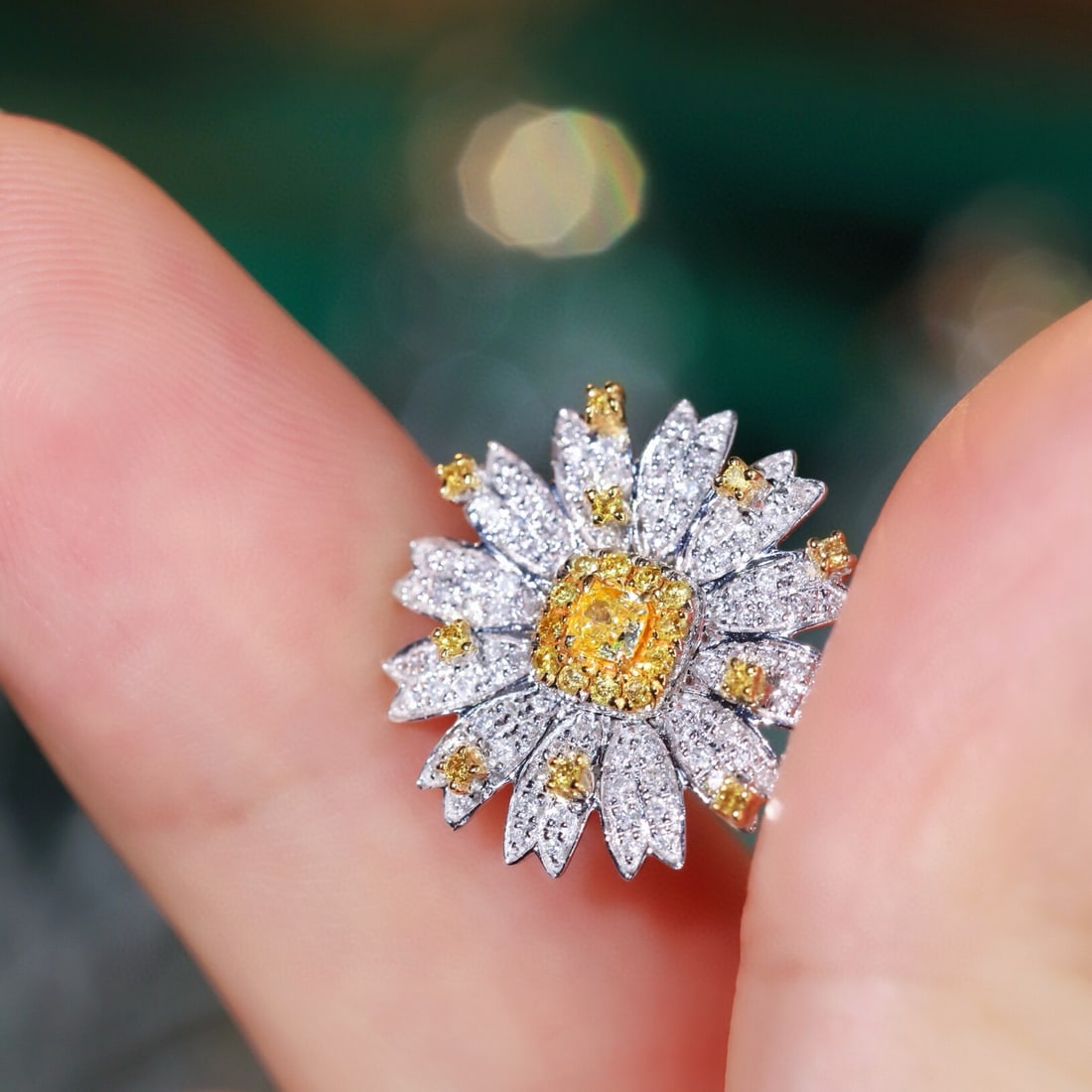 14k Gold 0.90 Ct Natural Color Diamond & Flowers Earrings - 7