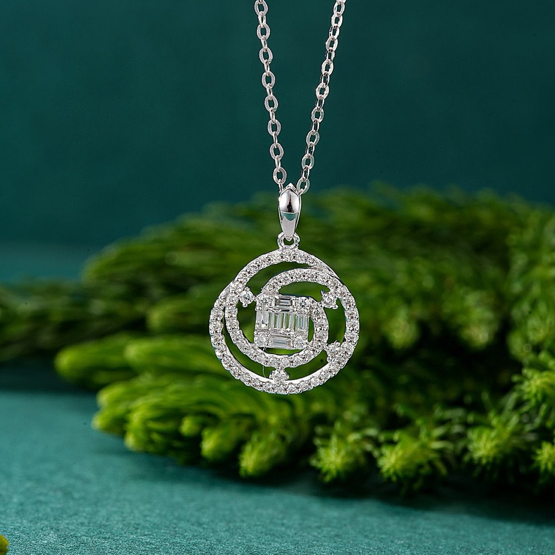 14k Gold 0.38 Ctw Natural H Diamond Pendant( Without Chain ): Ref:230956374 // gold content:14k gold // main gemstone:diamond // shape:baguette // carat weight:0. 10ct // clarity grade:vs-si // color:h // treatment:natural // // adjacent gemstone 2 : diamond //