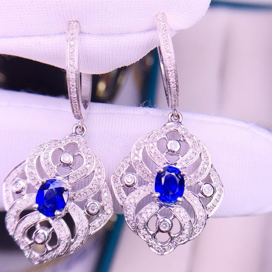 14k Gold 1.3 Ct Natural Sapphire & Diamond Earrings: Ref:230956386 // gold content:14k gold // main gemstone:sapphire // shape:oval // carat weight:1. 3ct // color:blue // treatment:natural // // adjacent gemstone 2 : diamond // shape:round //