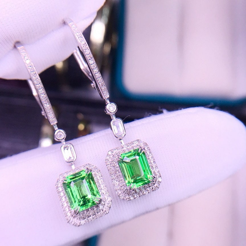 14k Gold 2.5 Ct Natural Tsavorite & Diamond Earrings - 3