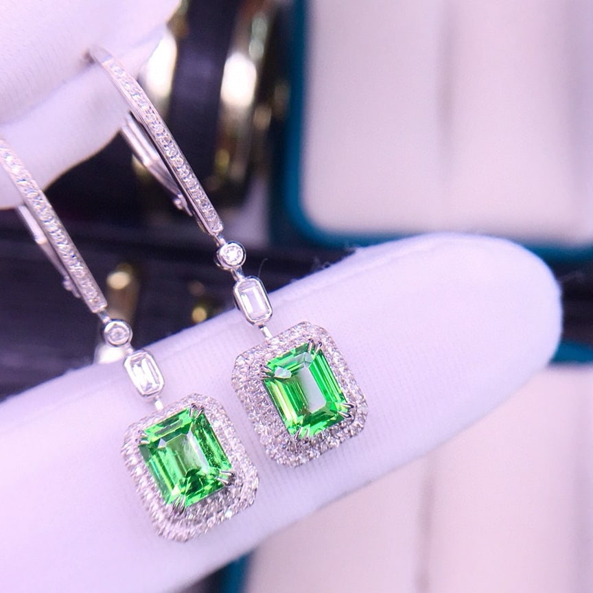14k Gold 2.5 Ct Natural Tsavorite & Diamond Earrings - 4