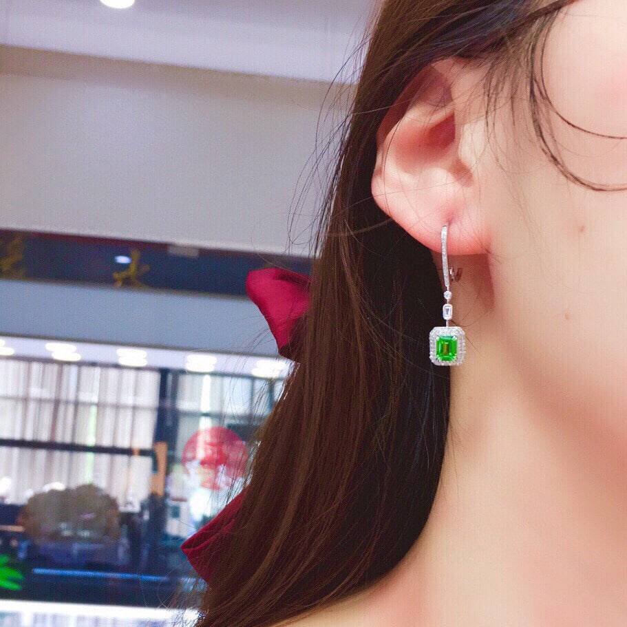 14k Gold 2.5 Ct Natural Tsavorite & Diamond Earrings - 6