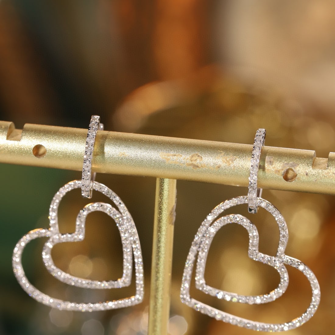 14k Gold 0.8 Ct Natural H Diamond Earrings: Ref:230956395 // gold content:14k gold // main gemstone:diamond // shape:round // carat weight:0. 8ct // clarity grade:vs-si // color:h // treatment:natural // cut grade:g // Condition: NewLow