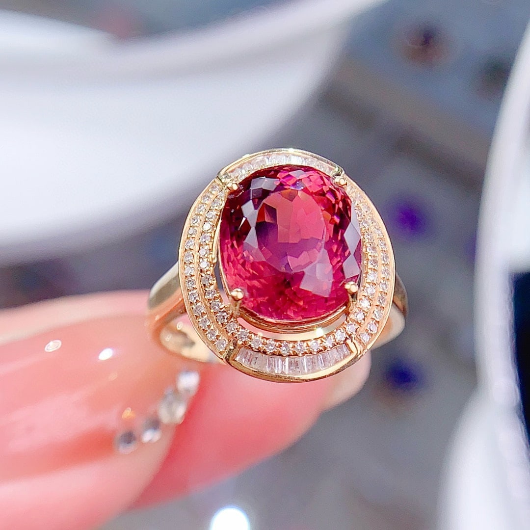14k Gold 6.8 Ct Natural Tourmaline & Diamond Ring: Ref:230956397 // gold content:14k gold // ring size:7. 25us // // main gemstone:tourmaline // shape:oval // carat weight:6. 8ct // color:red // treatment:natural // // adjacent gemstone 2 : diamond //