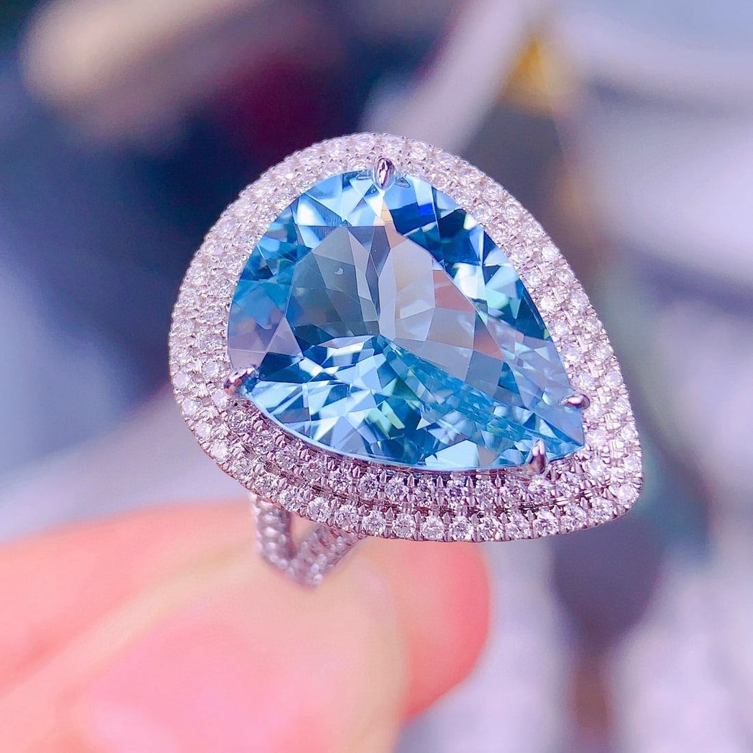 14k Gold 4.6 Ct Natural Aquamarine & Diamond Ring - 2