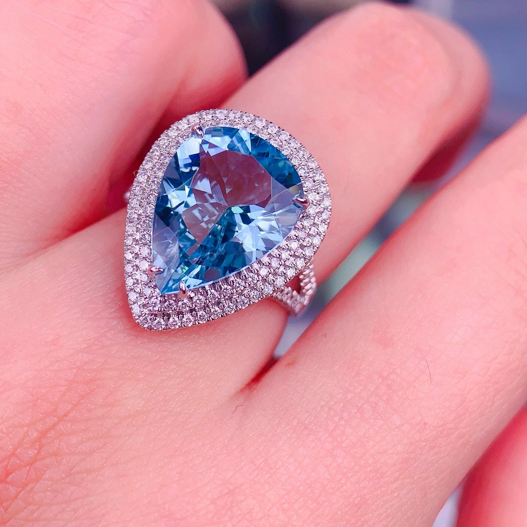 14k Gold 4.6 Ct Natural Aquamarine & Diamond Ring - 5
