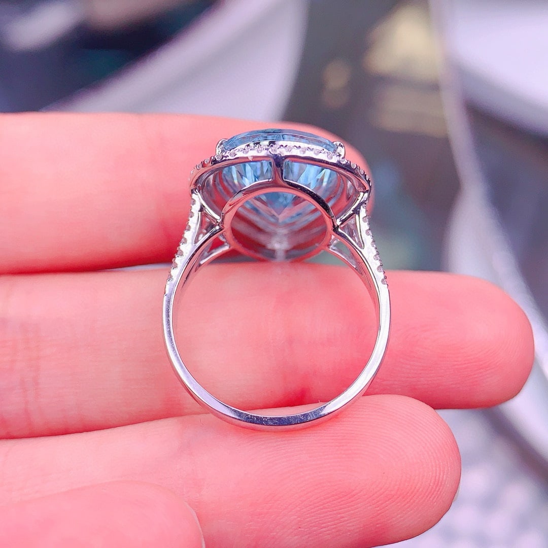 14k Gold 4.6 Ct Natural Aquamarine & Diamond Ring - 6