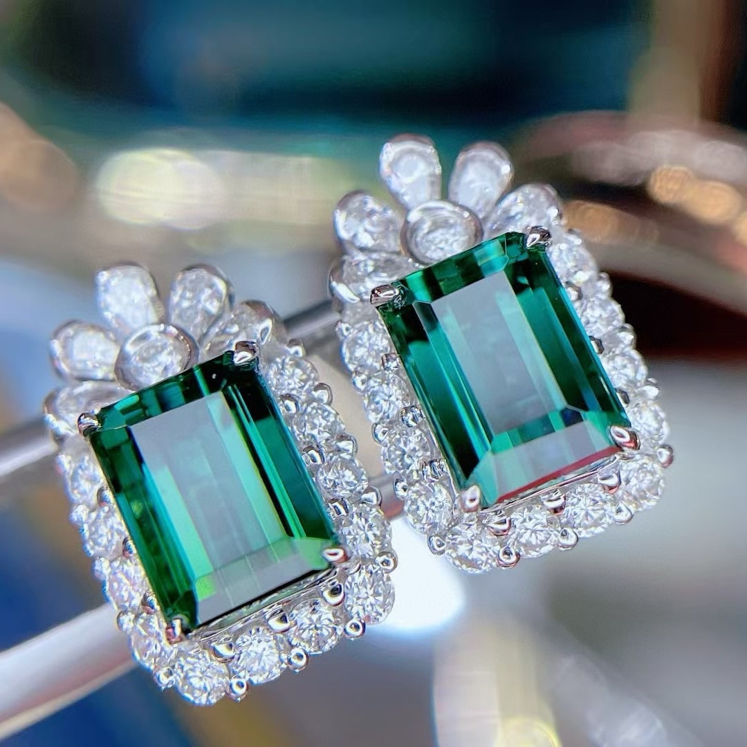 14k Gold 3.97 Ctw Natural Tourmaline & Diamond Earrings: Ref:230956403 // gold content:14k gold // main gemstone:tourmaline // shape:octagonal // carat weight:3. 33ct // color:green // treatment:natural // // adjacent gemstone 2 : diamond //