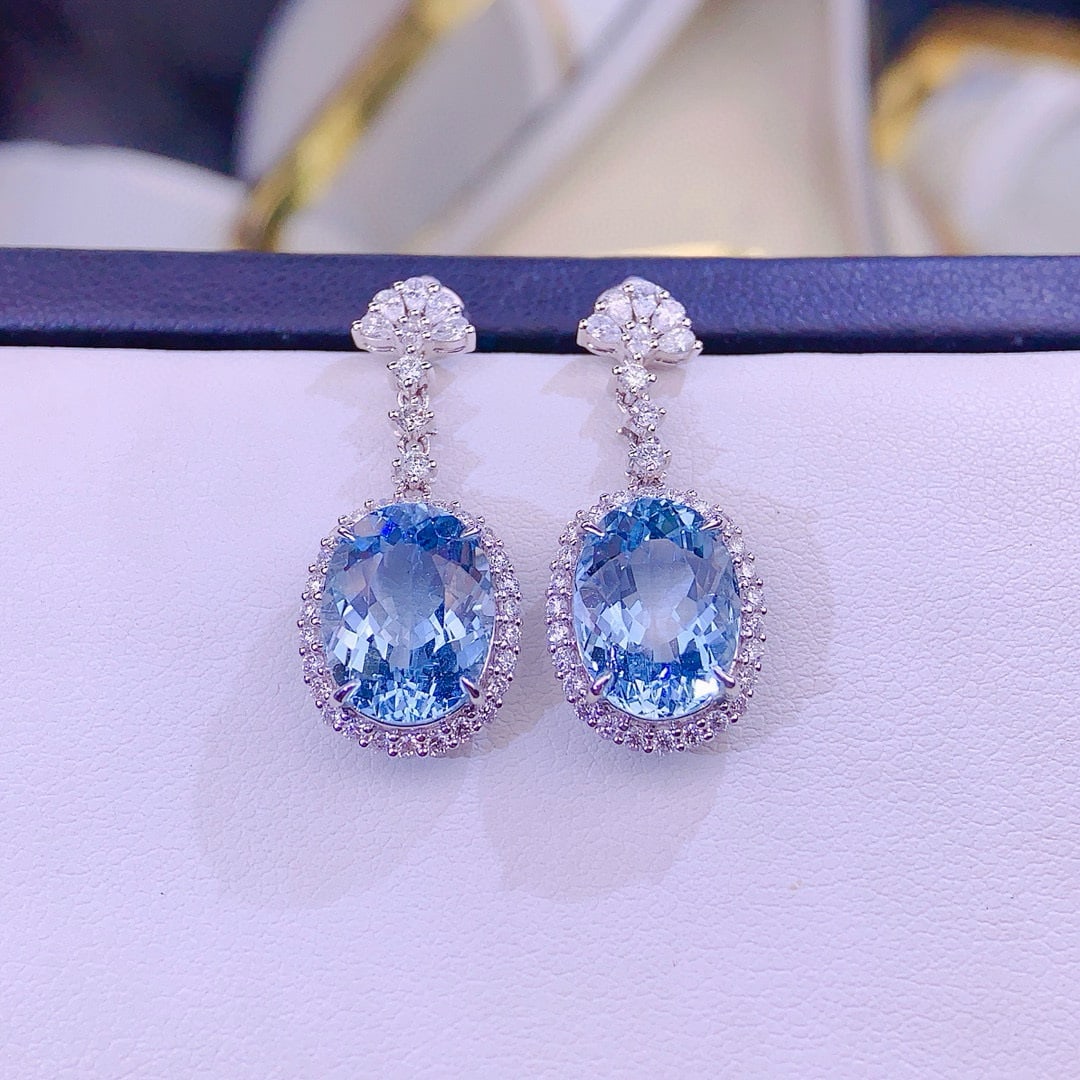14k Gold 8 Ct Natural Aquamarine & Diamond Earrings: Ref:230956405 // gold content:14k gold // main gemstone:aquamarine // shape:oval // carat weight:8ct // color:blue // treatment:natural // // adjacent gemstone 2 : diamond // shape:round // clarity