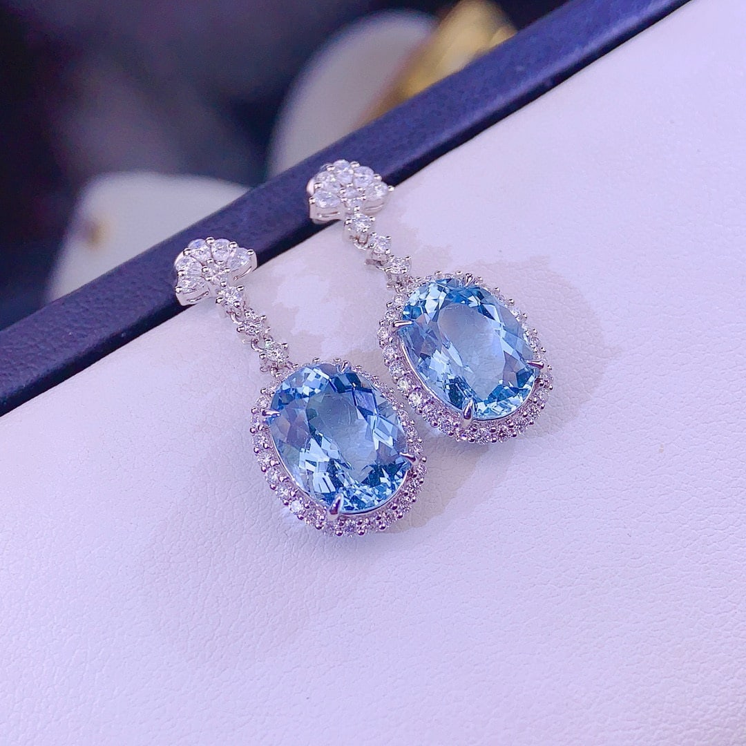 14k Gold 8 Ct Natural Aquamarine & Diamond Earrings - 3