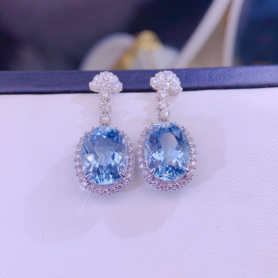 14k Gold 8 Ct Natural Aquamarine & Diamond Earrings - 4
