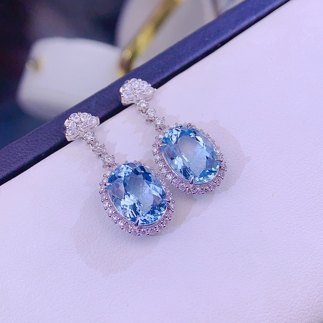 14k Gold 8 Ct Natural Aquamarine & Diamond Earrings - 6