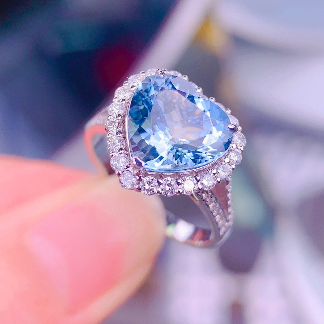 14k Gold 3.3 Ct Natural Aquamarine & Diamond Ring - 3