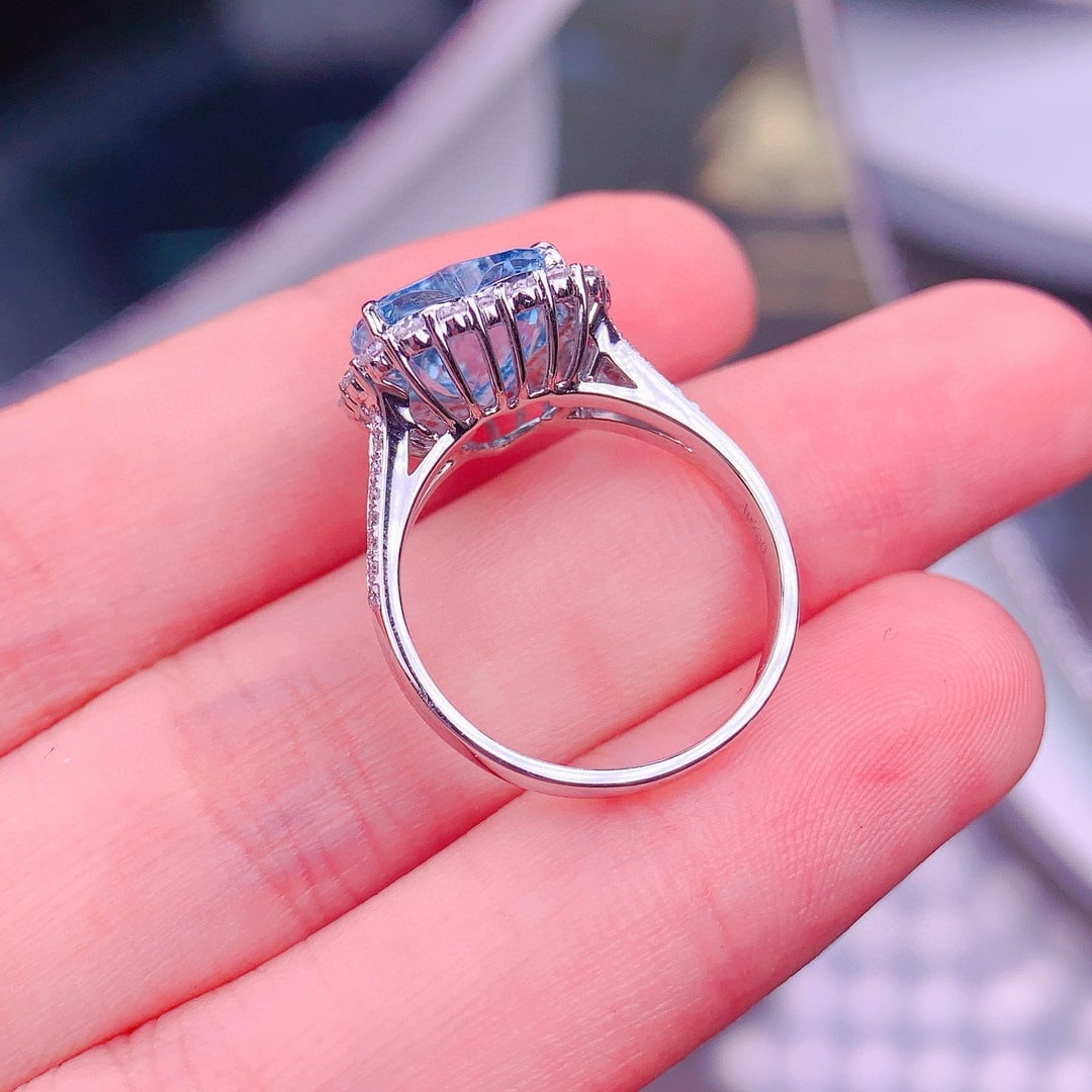 14k Gold 3.3 Ct Natural Aquamarine & Diamond Ring - 6