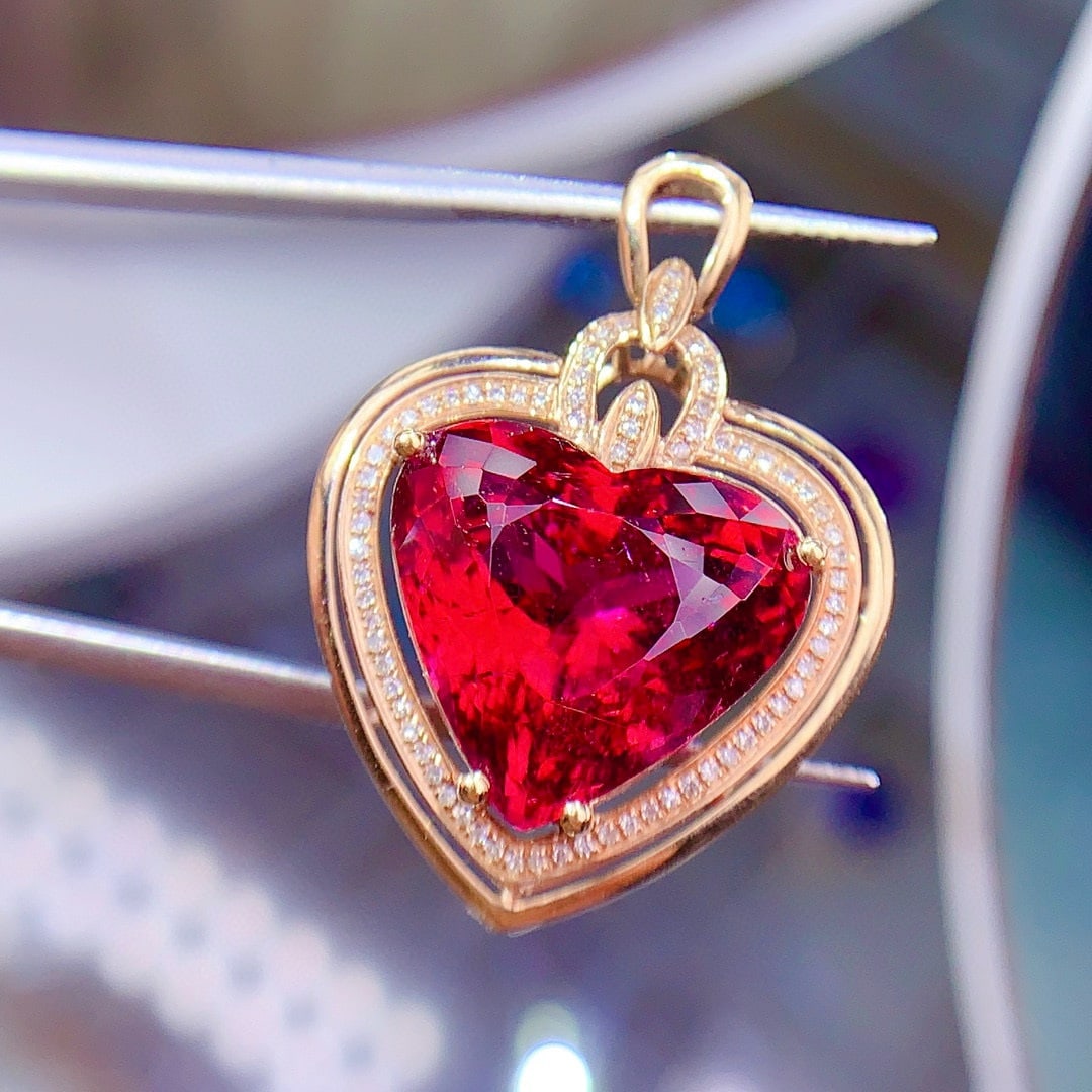 14k Gold 11.6 Ct Natural Tourmaline & Diamond Pendant( Without Chain ): Ref:230956408 // gold content:14k gold // main gemstone:tourmaline // shape:heart // carat weight:11. 6ct // color:red // treatment:natural // // adjacent gemstone 2 : diamond // shape:round // clarit