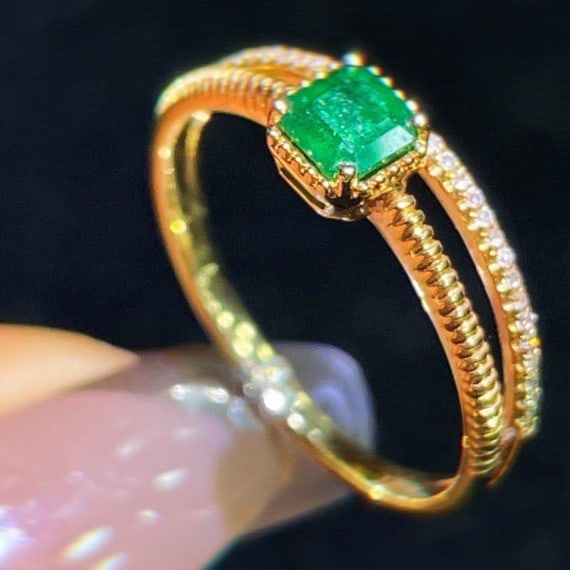 14k Gold 0.61 Ct Vivid Green Natural Emerald & Diamond Ring - 4