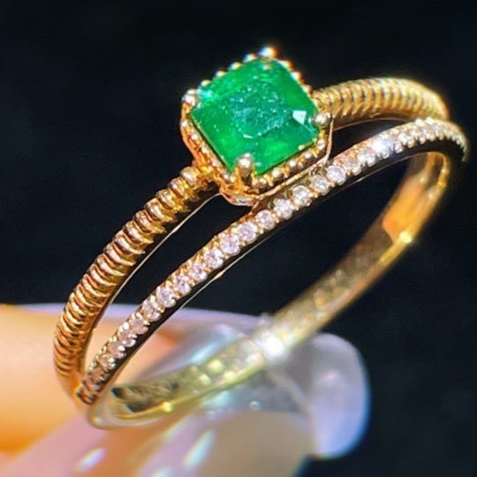 14k Gold 0.61 Ct Vivid Green Natural Emerald & Diamond Ring - 7