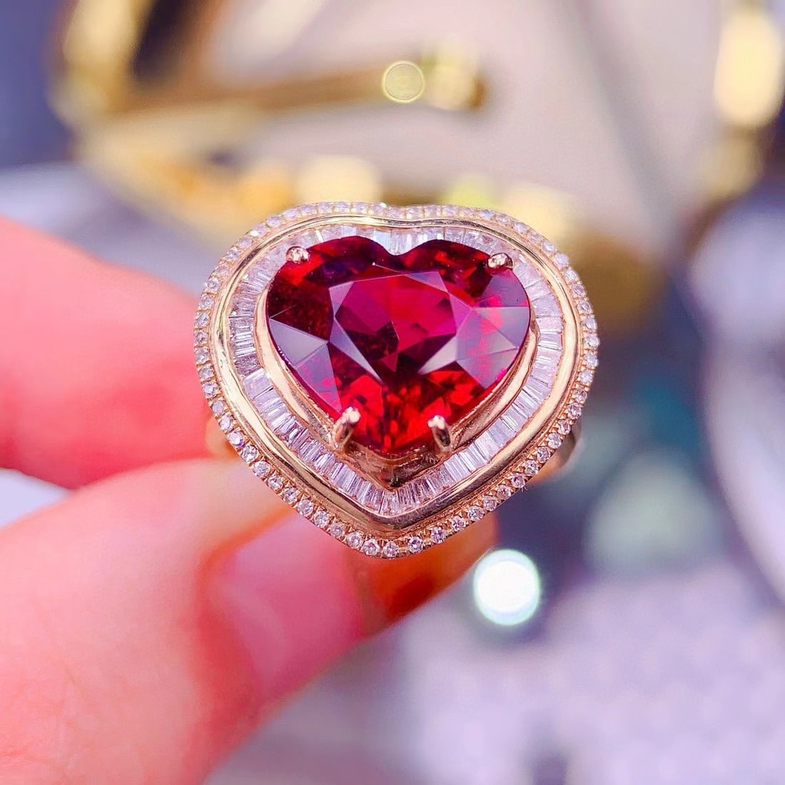 14k Gold 6.3 Ct Natural Tourmaline & Diamond Ring: Ref:230956418 // gold content:14k gold // ring size:7. 25us // // main gemstone:tourmaline // shape:heart // carat weight:6. 3ct // color:red // treatment:natural // // adjacent gemstone 2 :