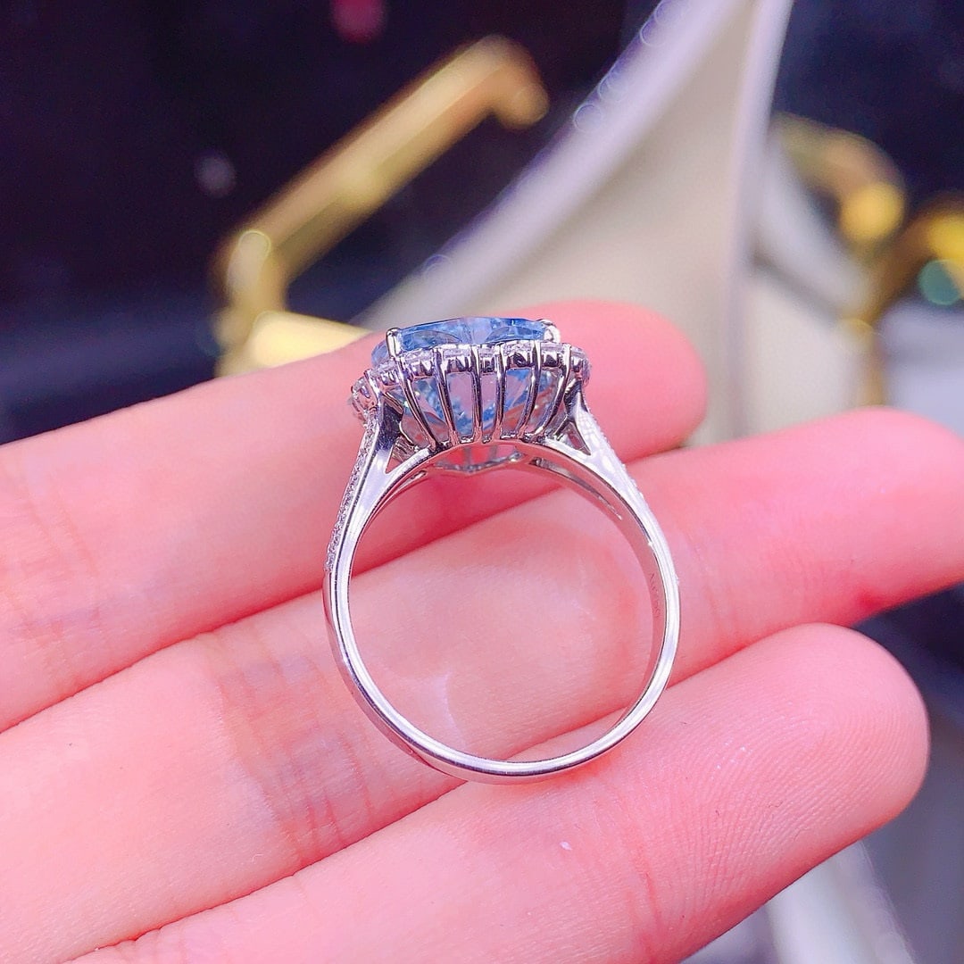 14k Gold 3.3 Ct Natural Aquamarine & Diamond Ring - 6