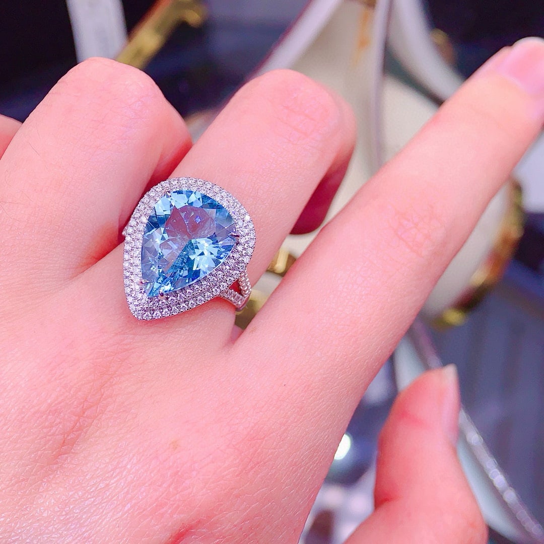 14k Gold 4.6 Ct Natural Aquamarine & Diamond Ring - 4