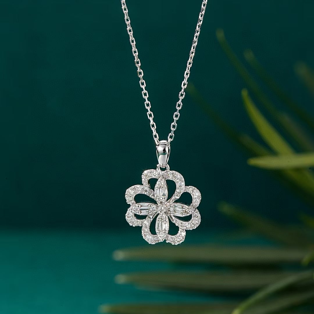 14k Gold 0.24 Ctw Natural H Diamond Pendant( Without Chain ): Ref:230956423 // gold content:14k gold // main gemstone:diamond // shape:baguette // carat weight:0. 05ct // clarity grade:vs-si // color:h // treatment:natural // // adjacent gemstone 2 : diamond //