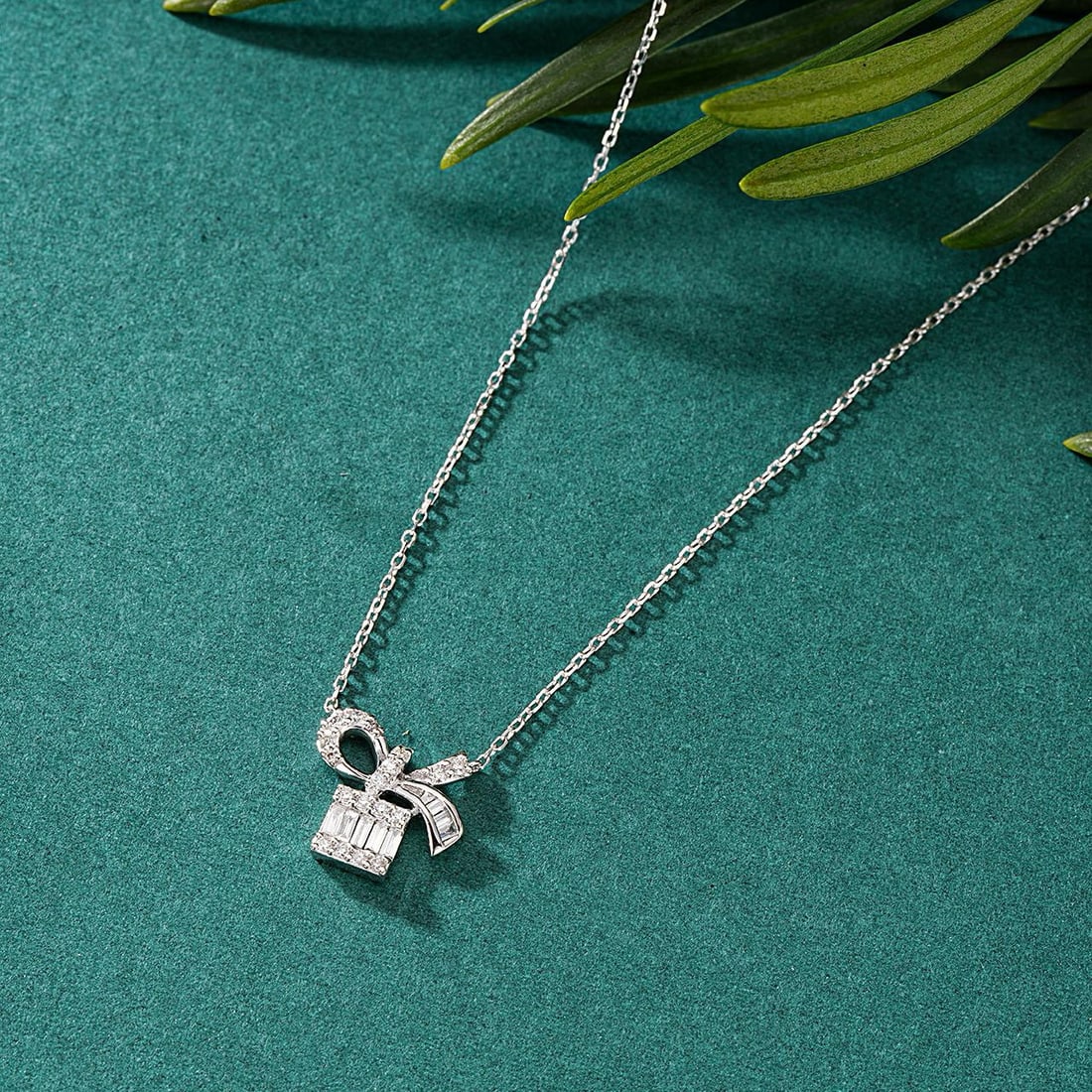 14k Gold 0.25 Ctw Natural H Diamond Necklace - 2