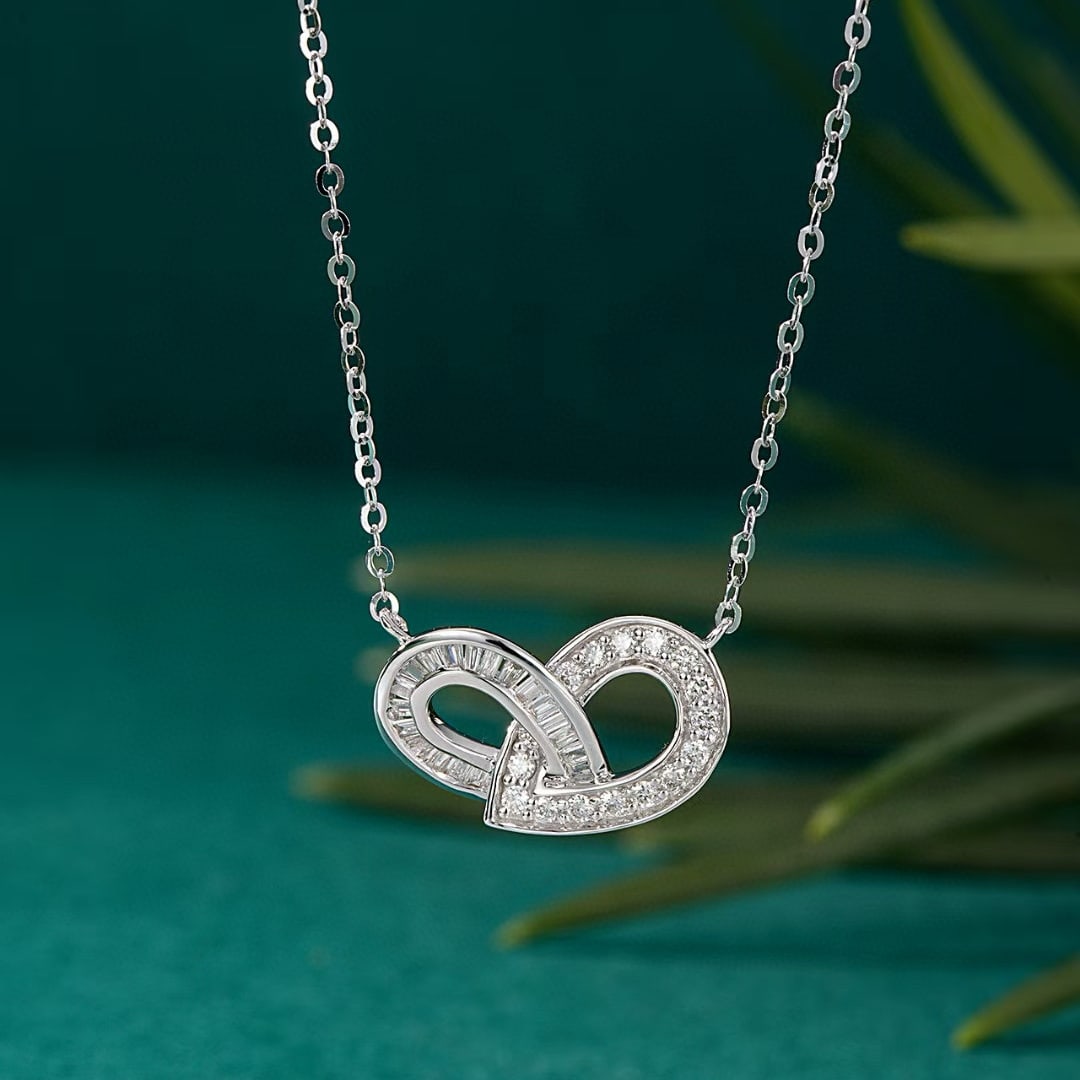 14k Gold 0.23 Ctw Natural H Diamond Necklace: Ref:230956426 // gold content:14k gold // main gemstone:diamond // shape:baguette // carat weight:0. 11ct // clarity grade:vs-si // color:h // treatment:natural // // adjacent gemstone 2 : diamond